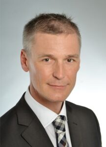 Dr. Bernd Roßkothen, (LLM)